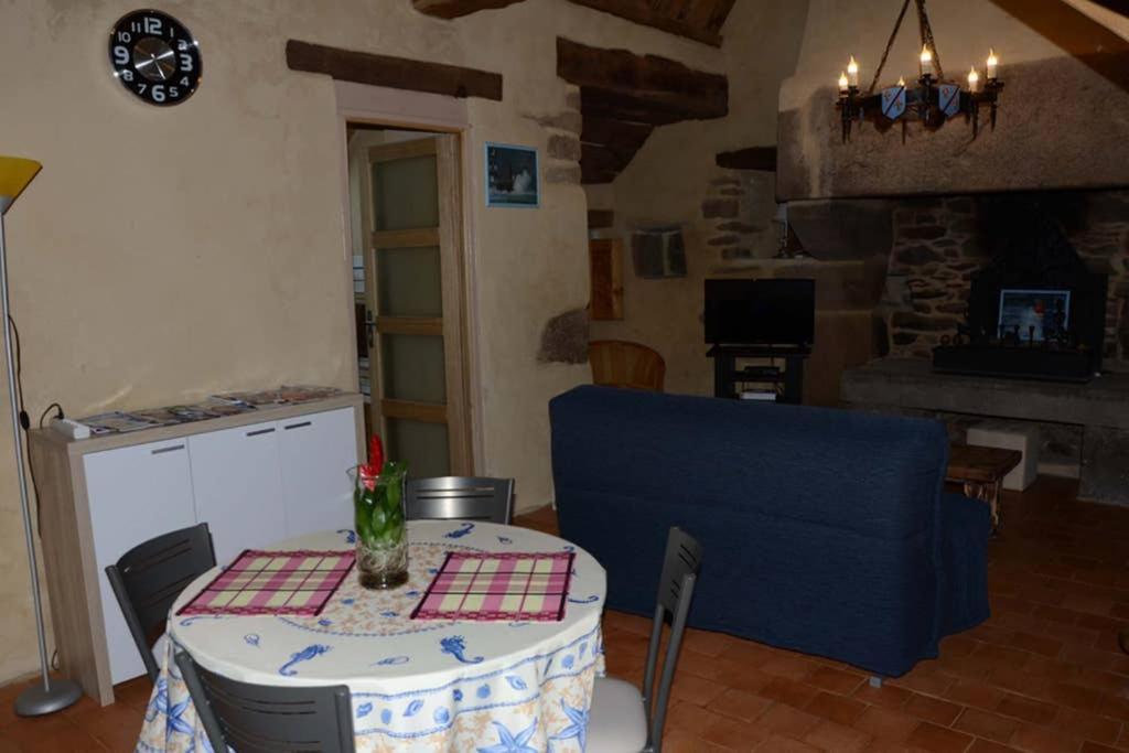 Gite 3 Personnes, Possibilite Table D'Hotes Le Soir Treduder Exterior foto